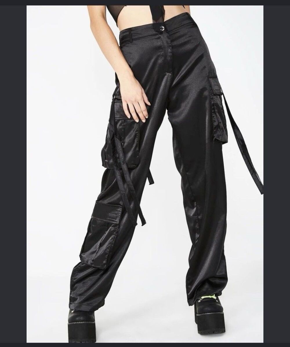 Almost Famous Wide Leg Women’s Medium Black Silky Satin Cargo Pants Pockets New